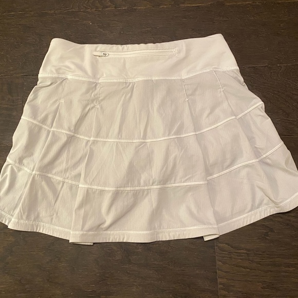 Lululemon Pace Rival White Skirt Size 2 Used *missing the logo* - Picture 2 of 5
